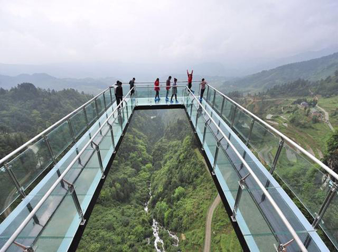 Terrifying Glass Skywalk