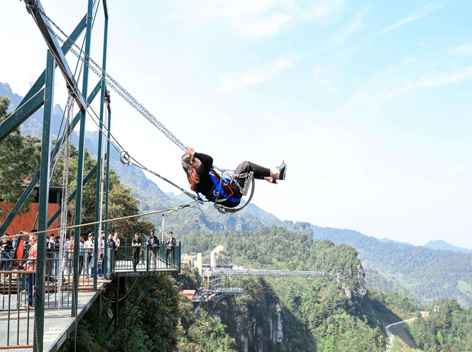 Extreme High Altitude Challenge Swing Will Test Your Fear of